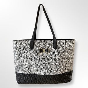 🖤🌹 BetseyJohnson Black and White Large Tote Bag 🌹🖤